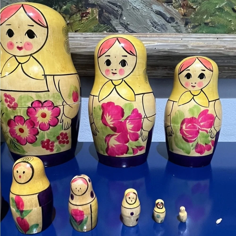 Russian Matryoshka Blonde Babushka Nesting Dolls Wood 13 Pcs Floral Vintage